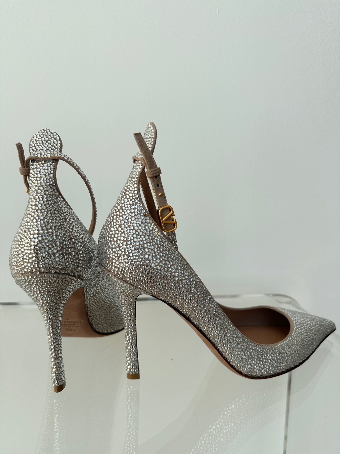 VALENTINO CRYSTAL PUMP